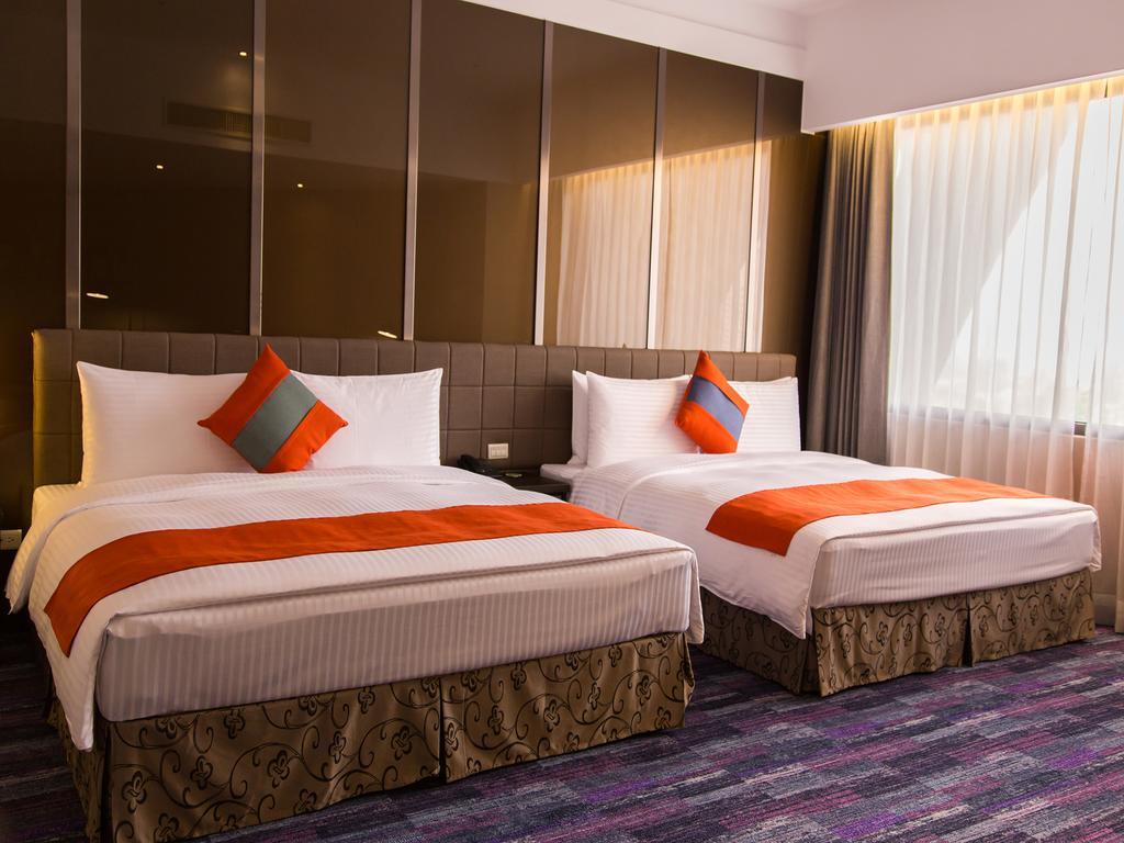 โฮยา รีสอร์ต โฮเต็ล เกาสง Hotel ภายนอก รูปภาพ
