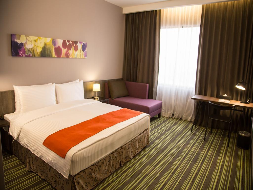 โฮยา รีสอร์ต โฮเต็ล เกาสง Hotel ภายนอก รูปภาพ