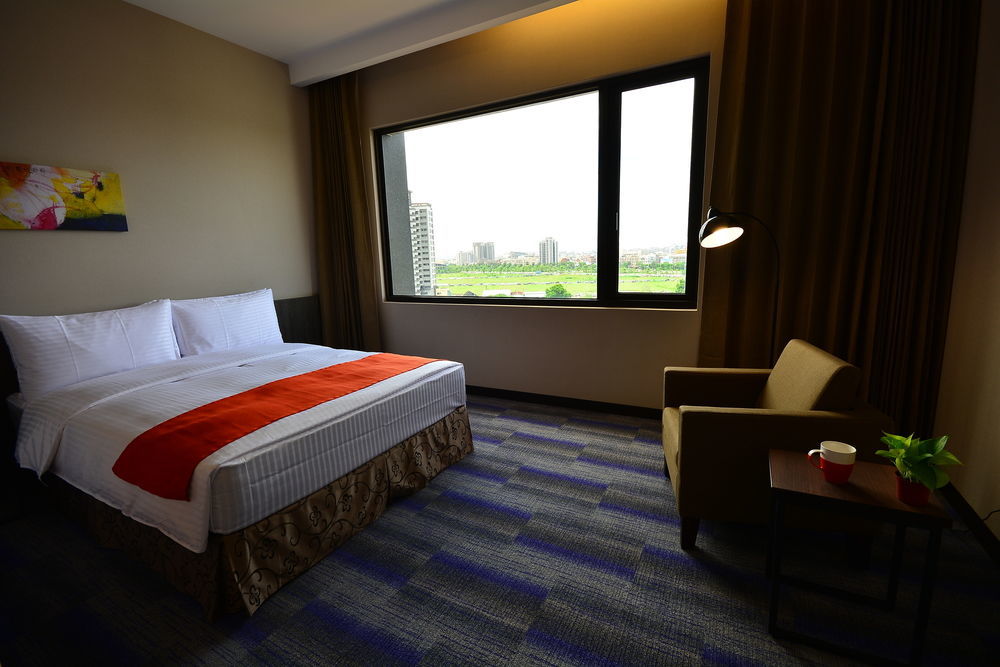 โฮยา รีสอร์ต โฮเต็ล เกาสง Hotel ภายนอก รูปภาพ