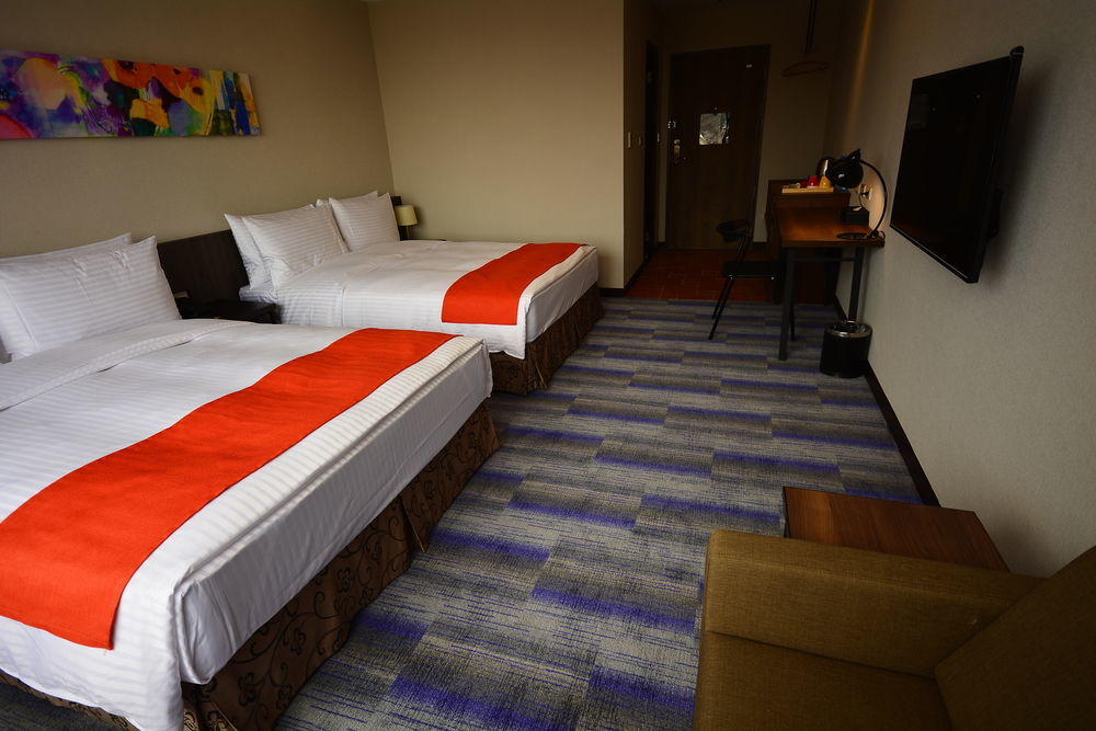 โฮยา รีสอร์ต โฮเต็ล เกาสง Hotel ภายนอก รูปภาพ