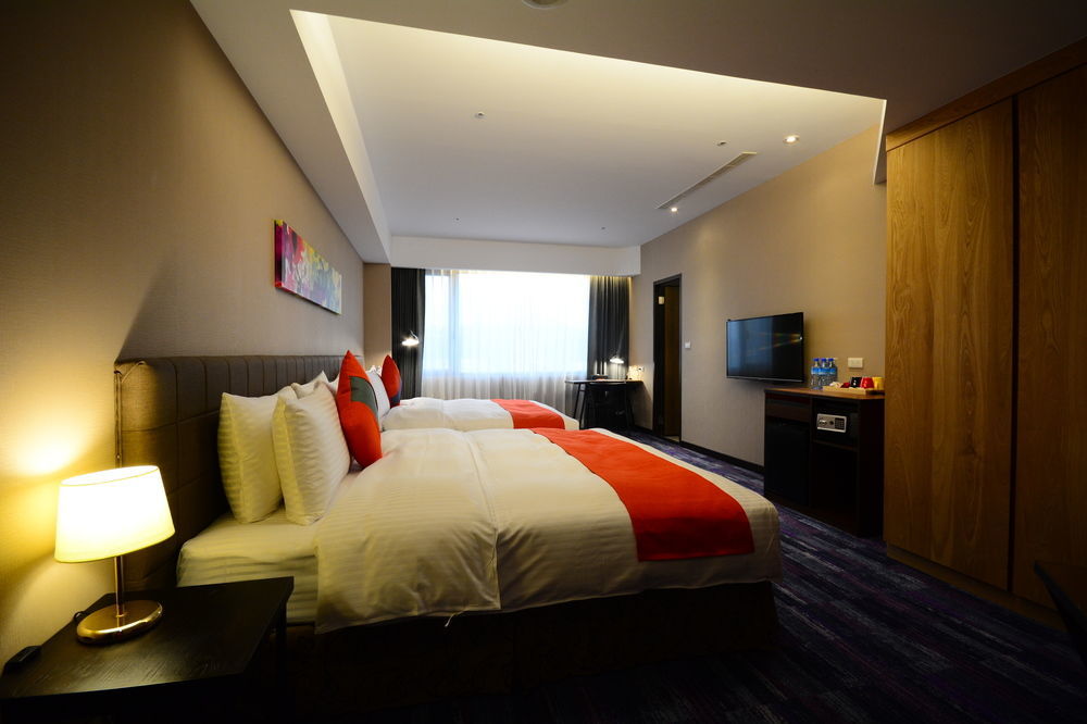 โฮยา รีสอร์ต โฮเต็ล เกาสง Hotel ภายนอก รูปภาพ