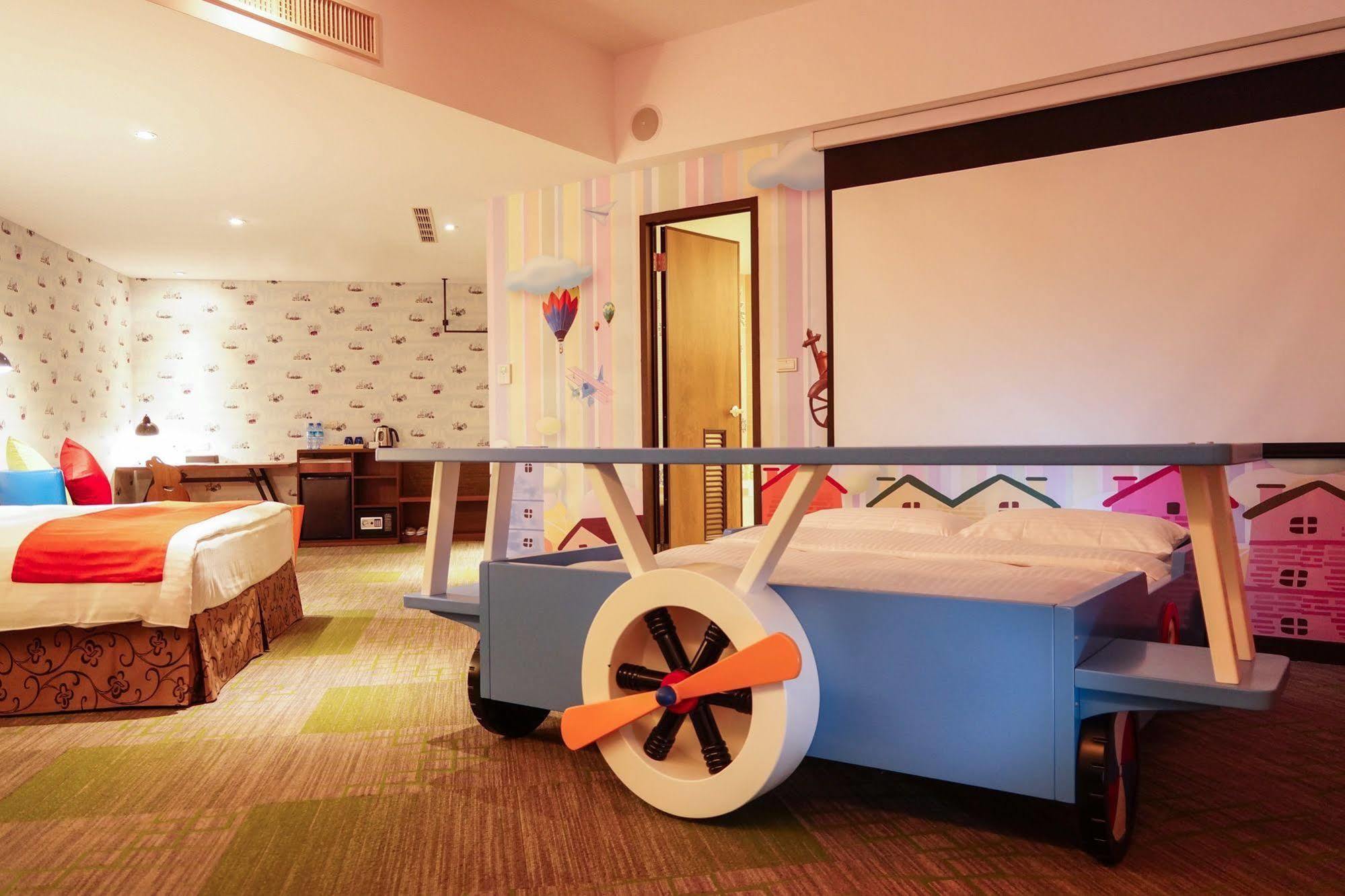 โฮยา รีสอร์ต โฮเต็ล เกาสง Hotel ภายนอก รูปภาพ
